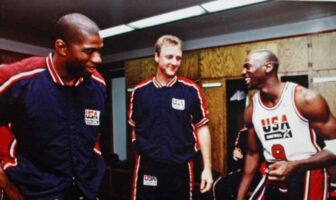 NBA – Bird et Magic expliquent comment ils auraient battu les Bulls des années 90 Magic Johnson, Larry Bird et Michael Jordan