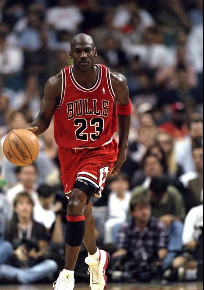 Michael Jordan Taille à 14 Ans NBA - 5 joueurs anormalement grands par rapport à leurs parents