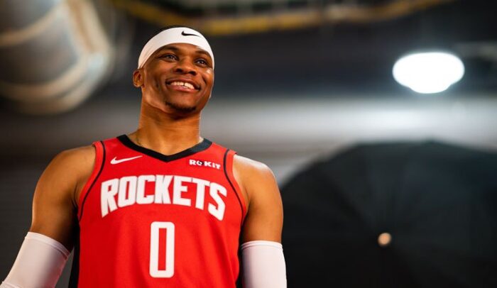 Russell Westbrook sous la tenue des Rockets