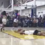 NBA – Steph Curry au sol après la démonstration de tir d&rsquo;une jeune joueuse