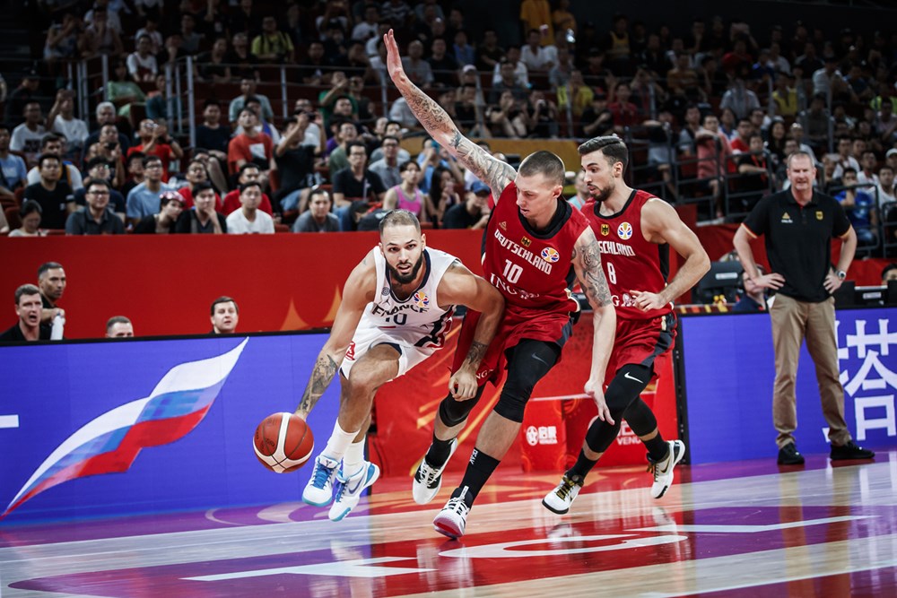 Grosse performance de l'arrière du Magic