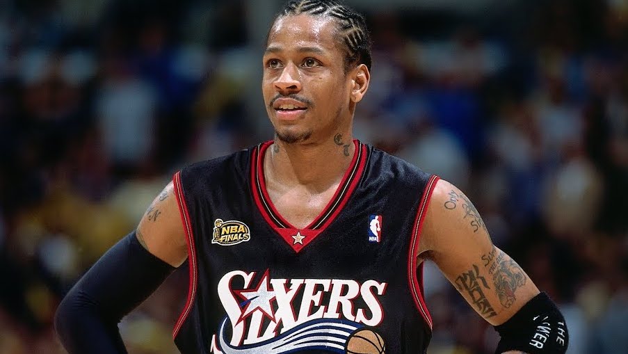 allen Iverson sous le maillot des 76ers lors des finales NBA 2001