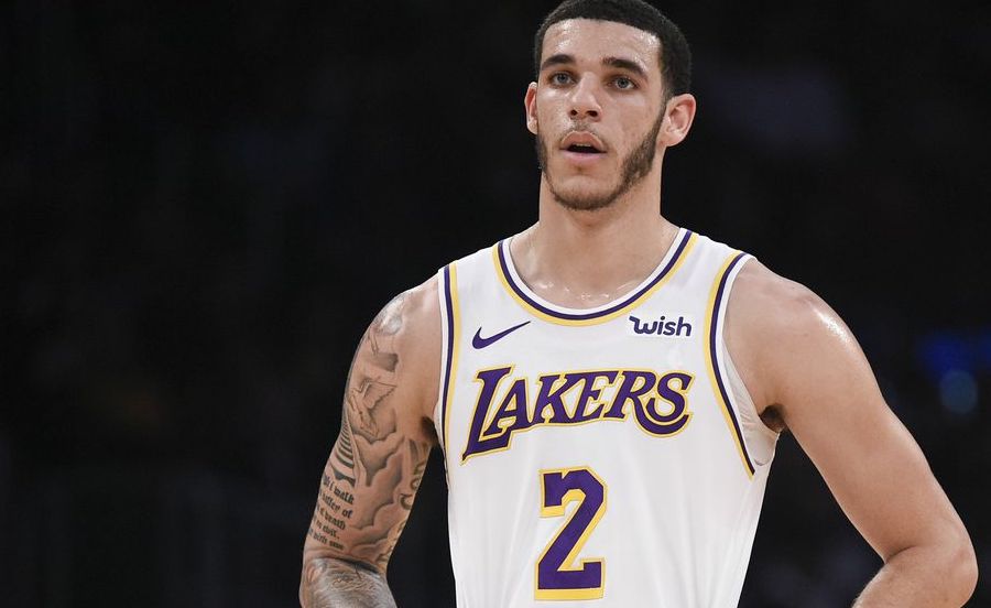 lonzo ball sous le maillot des lakers