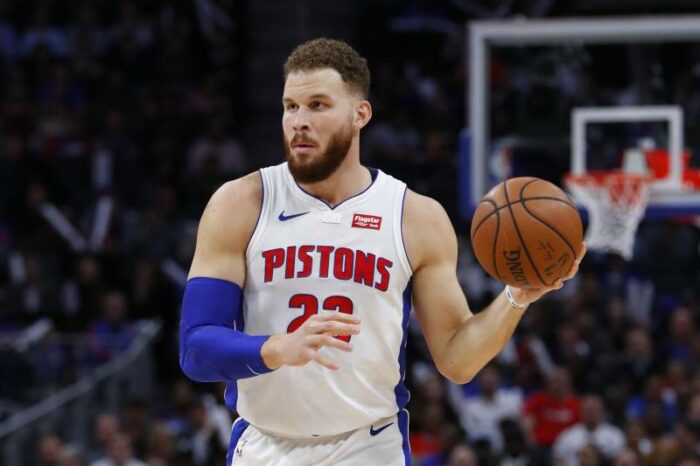 blake griffin sous le maillot des pistons