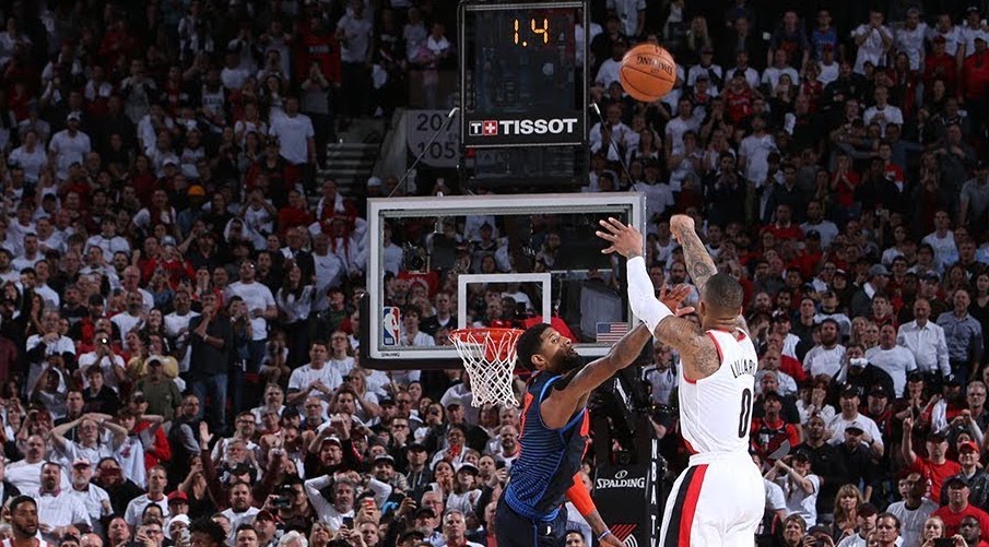 Damian Lillard shoot devant Paul George