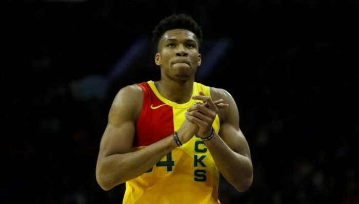 Giannis amende bucks