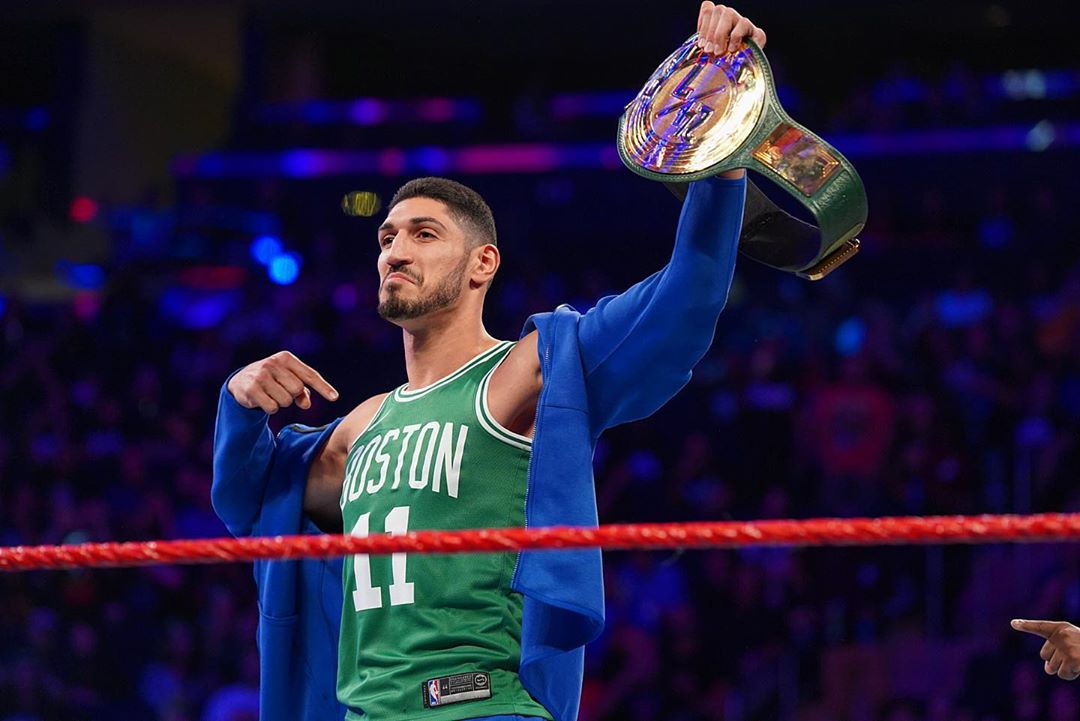 NBA – Enes Kanter en discussions sérieuses avec Triple H pour son avenir Kanter WWE