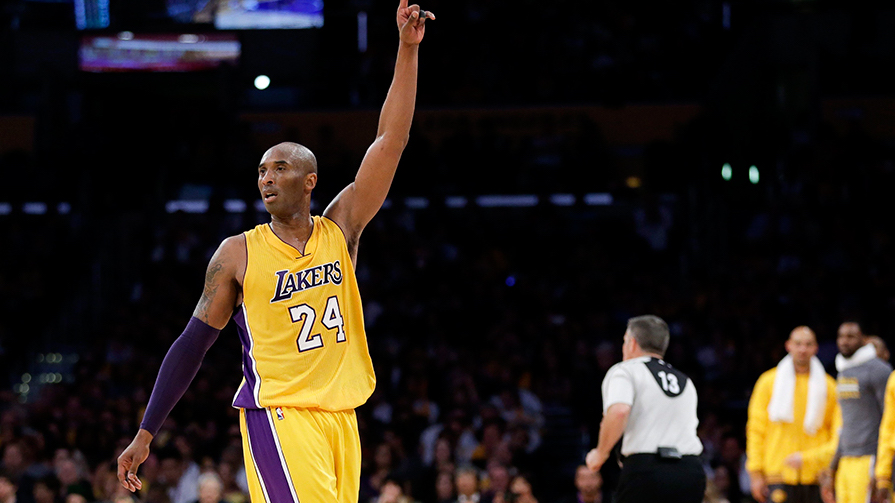 kobe bryant sous le maillot des lakers