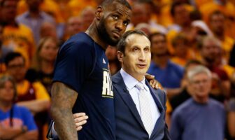 NBA – Quels joueurs feraient de bons coachs ? Steve Smith donne 3 noms LeBron James David Blatt