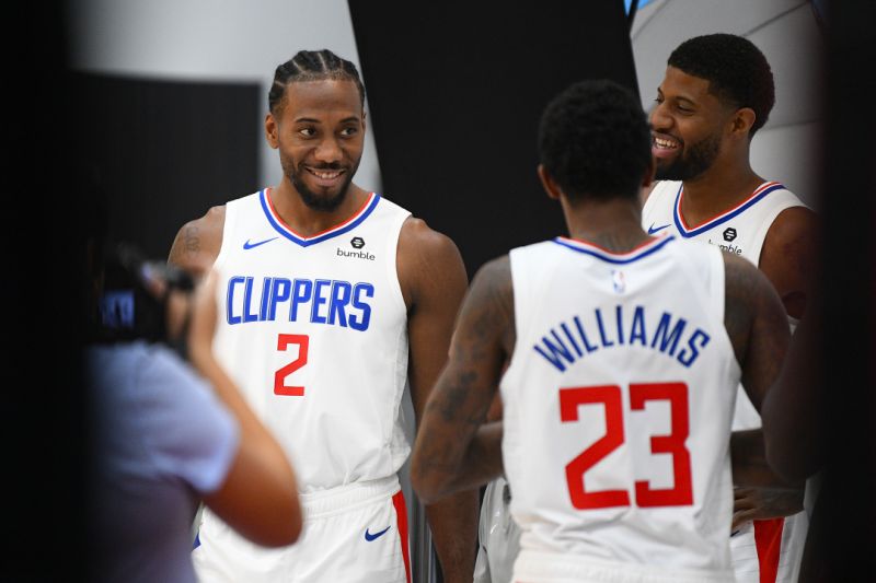 Kawhi Leonard, Lou Williams et Paul George durant le media day des Clippers