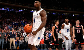 NBA – Magic Johnson explique pourquoi Zion ne sera pas All-Star cette saison zion williamson réagit après un dunk