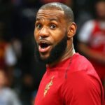 NBA – Record : un homme paie 187.500 dollars pour un maillot bien particulier de LeBron !