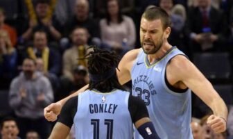 NBA – Mike Conley inspiré par la réussite de Marc Gasol Mike Conley et Marc Gasol célèbrent une action sous le maillot des Grizzlies