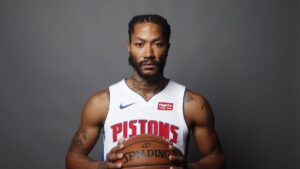 NBA – Derrick Rose réagit (étrangement) aux chants « MVP » des fans