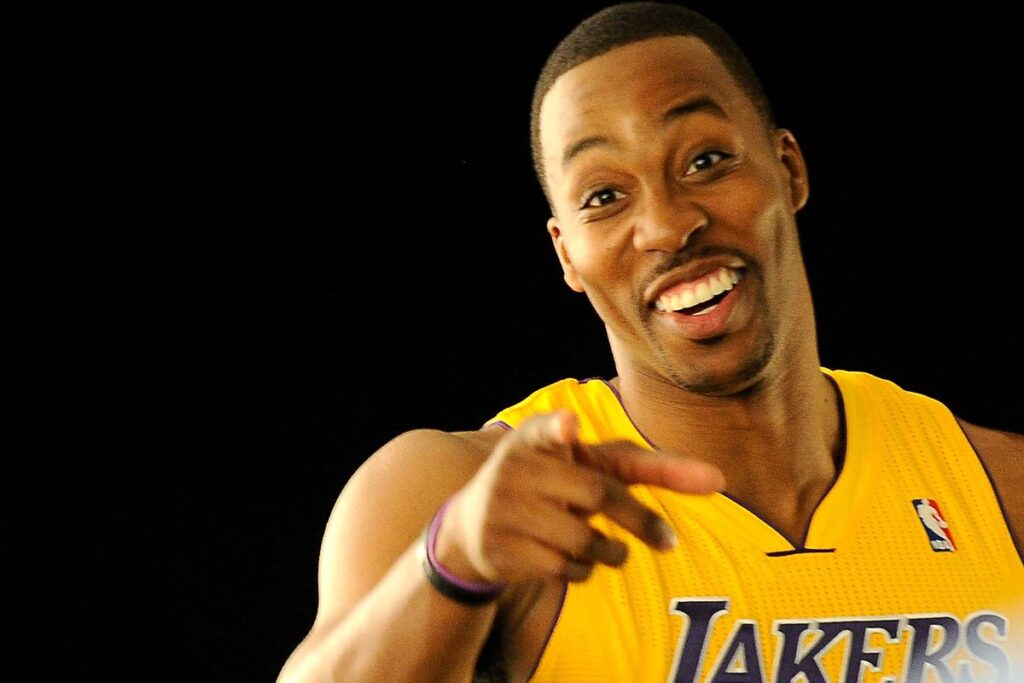 Dwight Howard aux Lakers avec le sourire