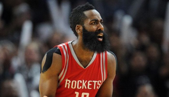 James Harden réagit à une attaque sur Twitter