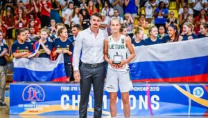 EuroBasketWomen – La pépite Juste Jocyte, 13 ans, appelée pour la première fois en A !
