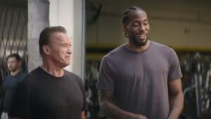 NBA – Kawhi Leonard et Paul George font un énorme buzz dans une pub avec Schwarzenegger
