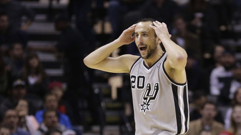 Manu Ginobili réagit à un coup de sifflet