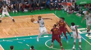 NBA – La passe magique de Marcus Smart