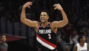 NBA – CJ McCollum chauffe publiquement Alex Len après leur accrochage !