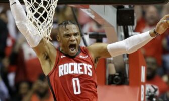 NBA – Les statistiques insolentes de Russell Westbrook contre les équipes de l’Ouest Russell Westbrook plante un triple-double et dépasse Magic Johnson