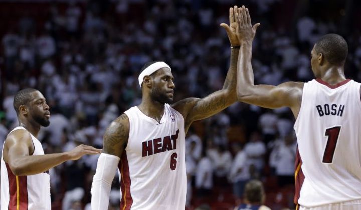 Dwyane Wade, LeBron James et Chris Bosh sous le maillot du Heat