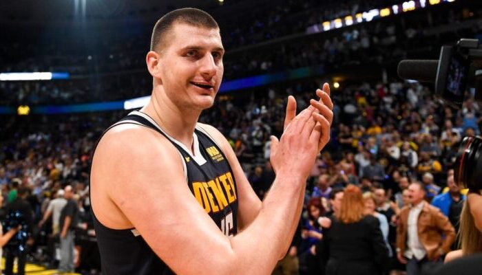 NBA Le post genial mais sauvage des Nuggets sur Nikola Jokic