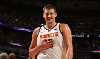 NBA – Nikola Jokic répond à ceux qui le critiquent sur son poids NBA - Nikola Jokic répond à ceux qui le critiquent sur son poids