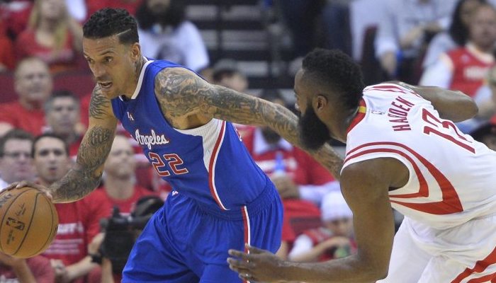 Matt barnes et James Harden durant un match