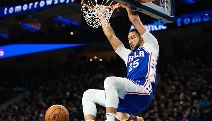 Dunk de Ben Simmons durant le match face aux Cavaliers