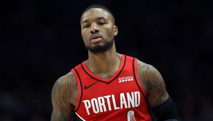 Damian Lillard prend feu pour rien contre Kyrie Irving