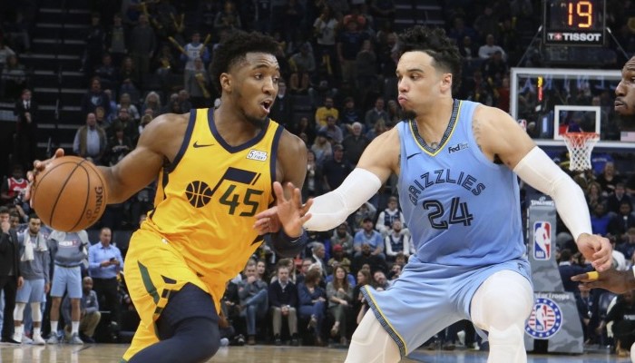 Donovan Mitchell furieux contre les arbitres