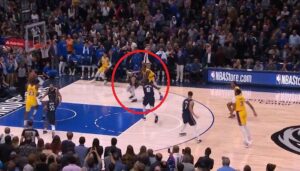 NBA – Les Mavs furieux pour une faute de Dwight Howard sur l’ultime possession !