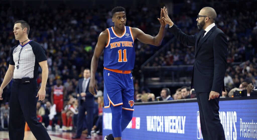 David Fizdale et Frank Ntilikina durant le match des Knicks à Londres