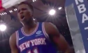 NBA – Frank Ntilikina contre Kristaps Porzingis, les arbitres le lui volent