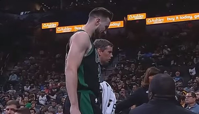 Gordon Hayward se fracture la main