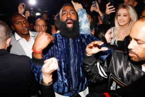 NBA – James Harden moins fort dans les villes avec… de bons clubs de strip-tease ?!