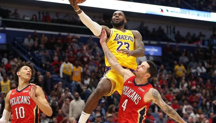 La course entre LeBron James et JJ Redick