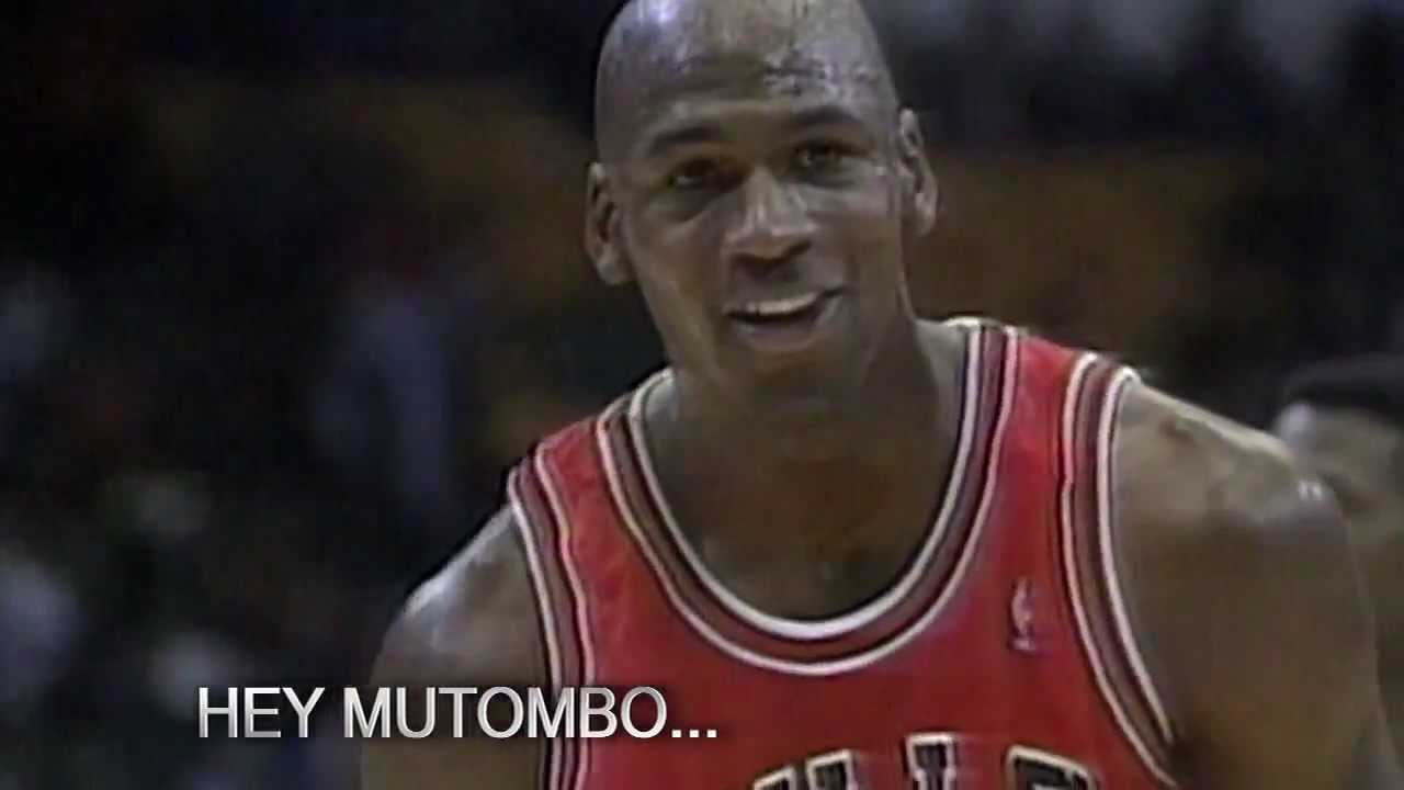 Michael Jordan interpelle Dikembe Mutombo pendant Bulls vs Nuggets