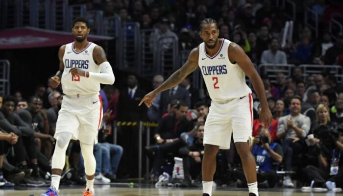 Première réussie pour Paul George et Kawhi Leonard