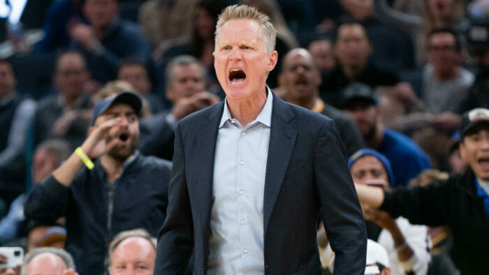 NBA - Steve Kerr casse un clipboard... et se blesse