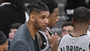 NBA – Gregg Popovich éjecté… Tim Duncan se retrouve en charge !