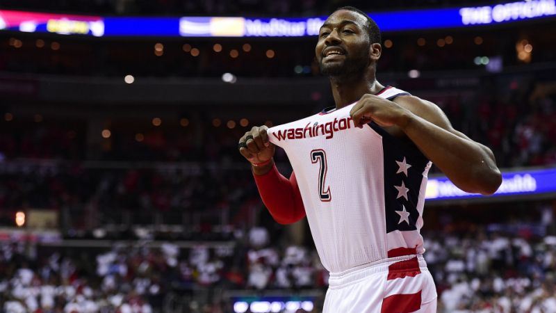 John Wall célébrant un panier