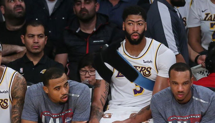 Anthony Davis des Lakers touché à l'épaule