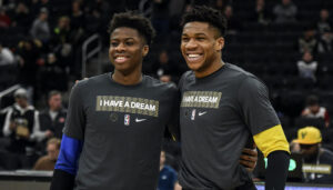 NBA – Silencieux jusque là, Giannis réagit enfin au titre de son petit frère