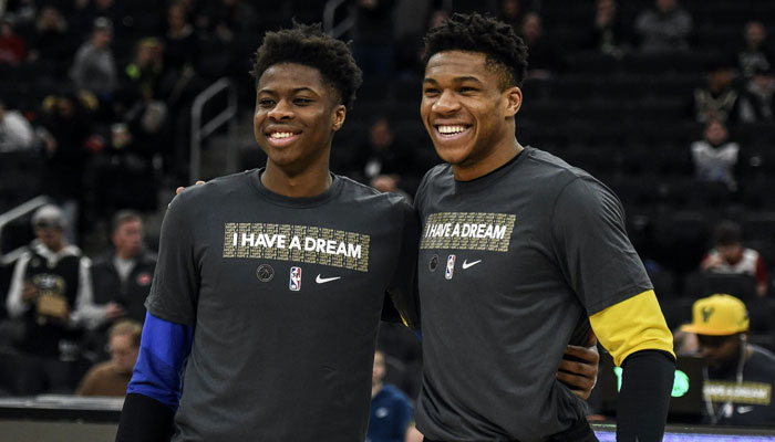 Les frères Giannis et Kostas Antetokounmpo