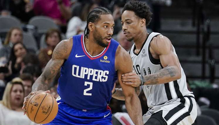 Kawhi Leonard face aux Spurs de San Antonio