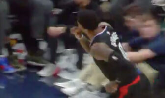 NBA – Le geste provocateur de Paul George en direction des fans d’Indiana Paul George des Los Angeles Clippers qui dit aux fans des Pacers de se taire