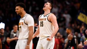 NBA – La photo virale de Nikola Jokic pendant l’humiliation des Nuggets